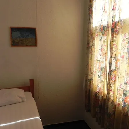 Hotel Crown